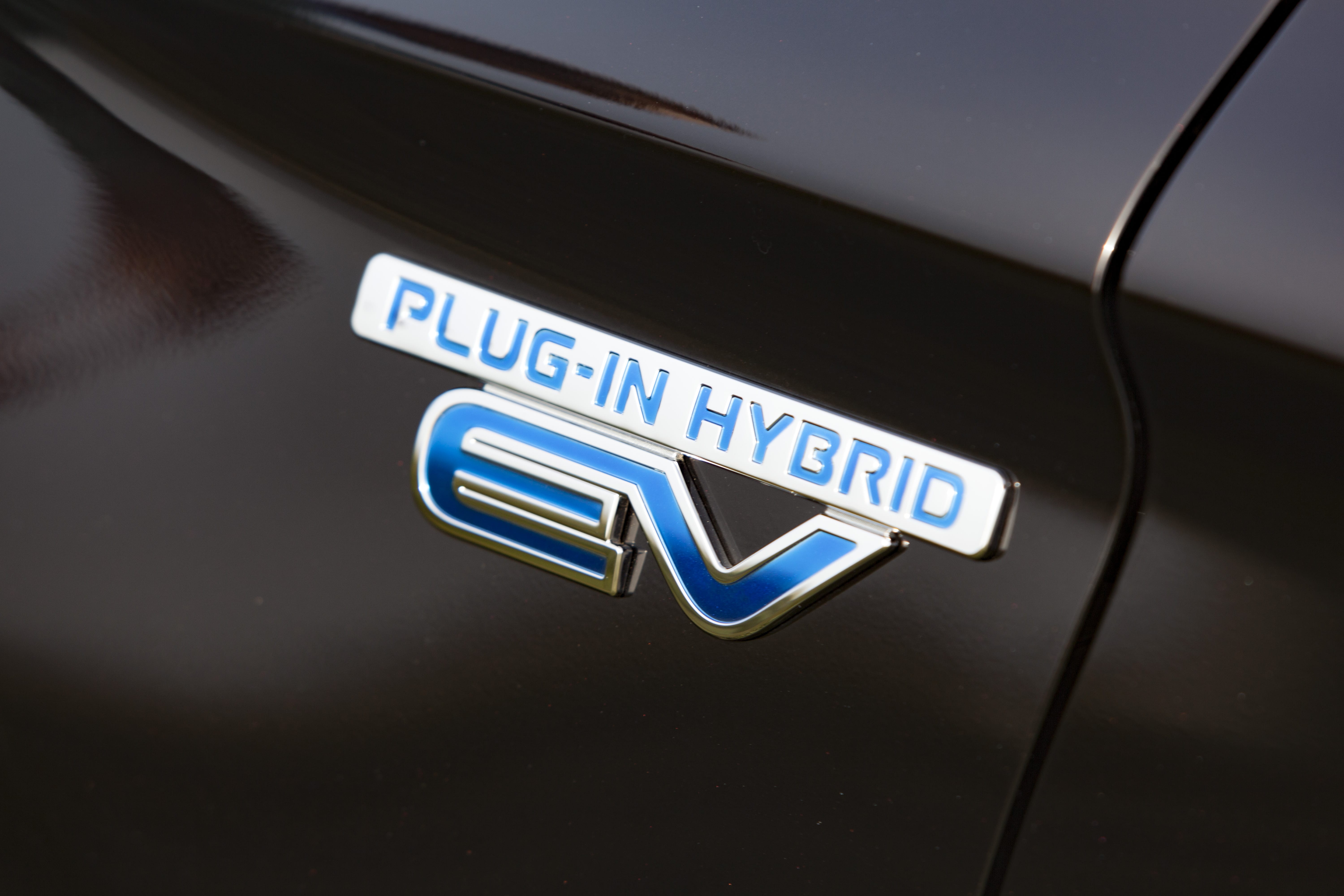 What is the difference between a hybrid, an EV, a PHEV and an EREV?