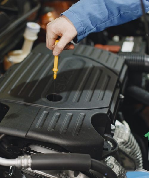Finding the right engine oil for older vehicles is crucial, warns VLS