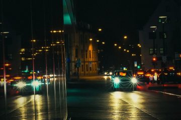 Non-legal bulbs contributing to headlight glare complaints