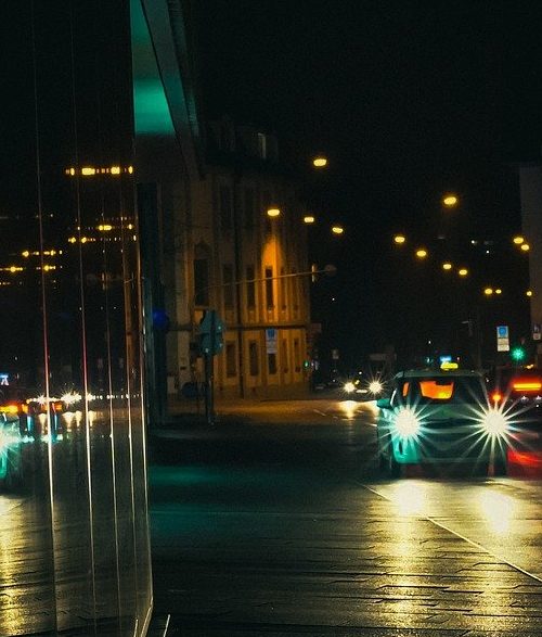 Non-legal bulbs contributing to headlight glare complaints